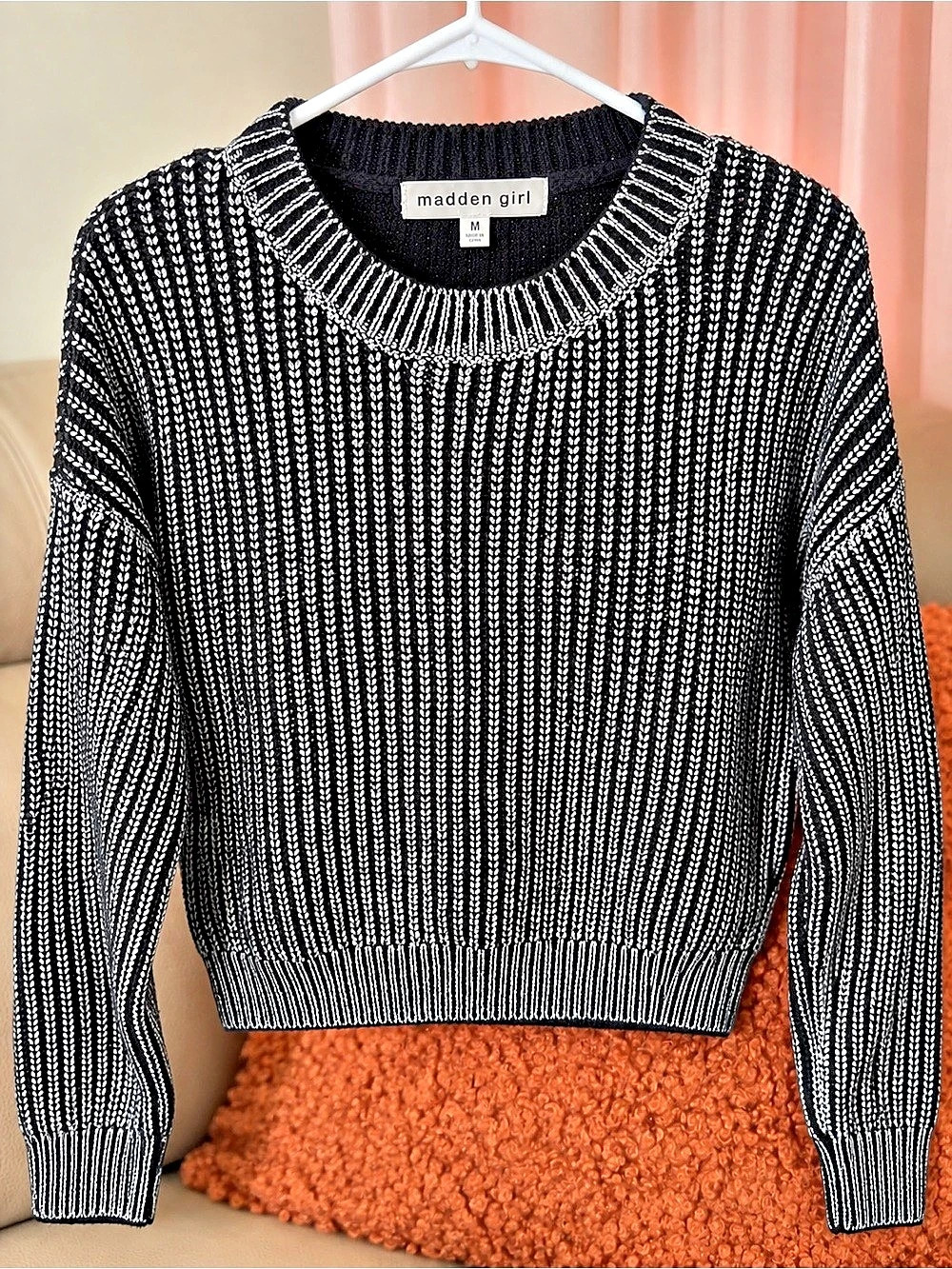 madden girl Striped Crewneck Sweater in Black & White Size Medium Like0